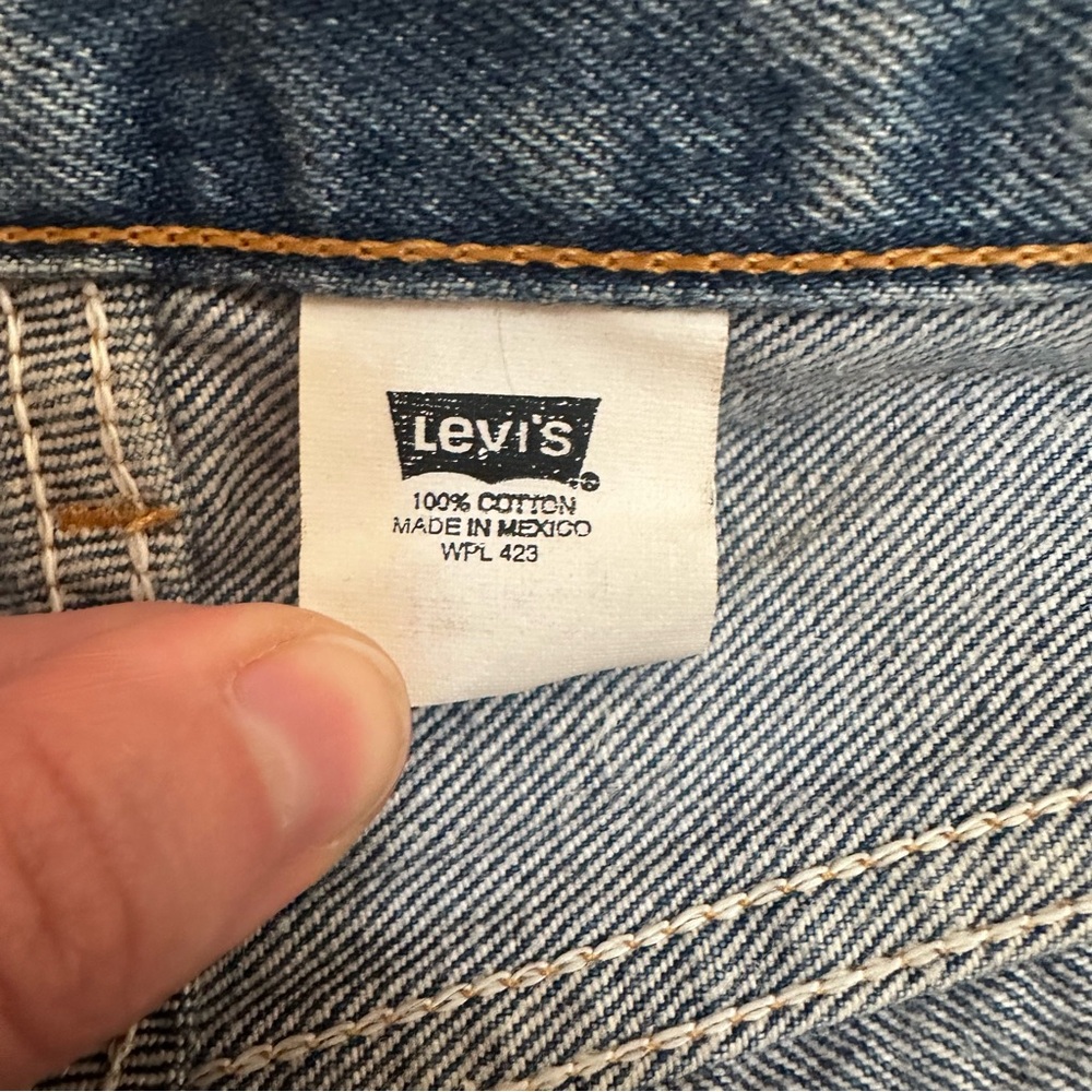 💚 Vintage Levi’s 501 Blue Distressed Jeans (W32 L32) (35) - Picture 7 of 11